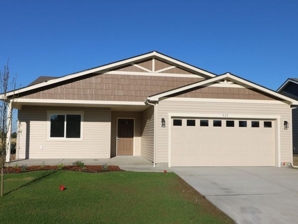 919 S Schnug St, Airway Heights, WA 99224