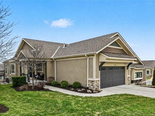 11458 S Waterford Drive, Olathe, KS 66061