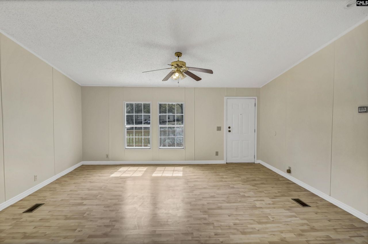 60 Maple Lane Photo 17