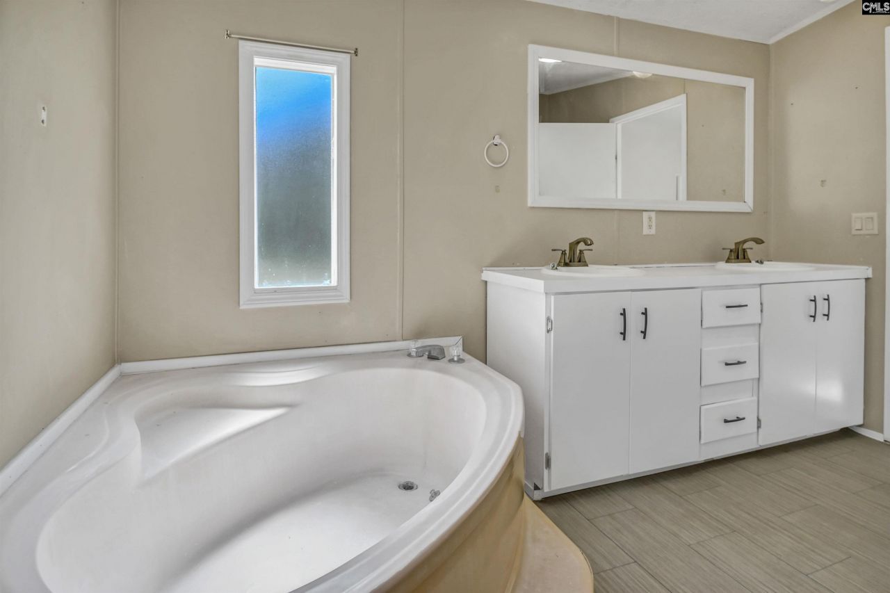 60 Maple Lane Photo 40