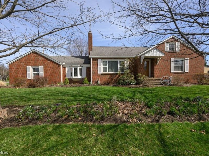 318 Wood Street N, East Canton, OH 44730 Photo 2