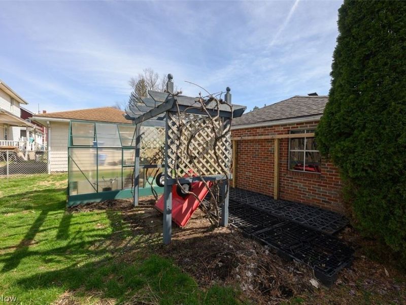 318 Wood Street N, East Canton, OH 44730 Photo 27