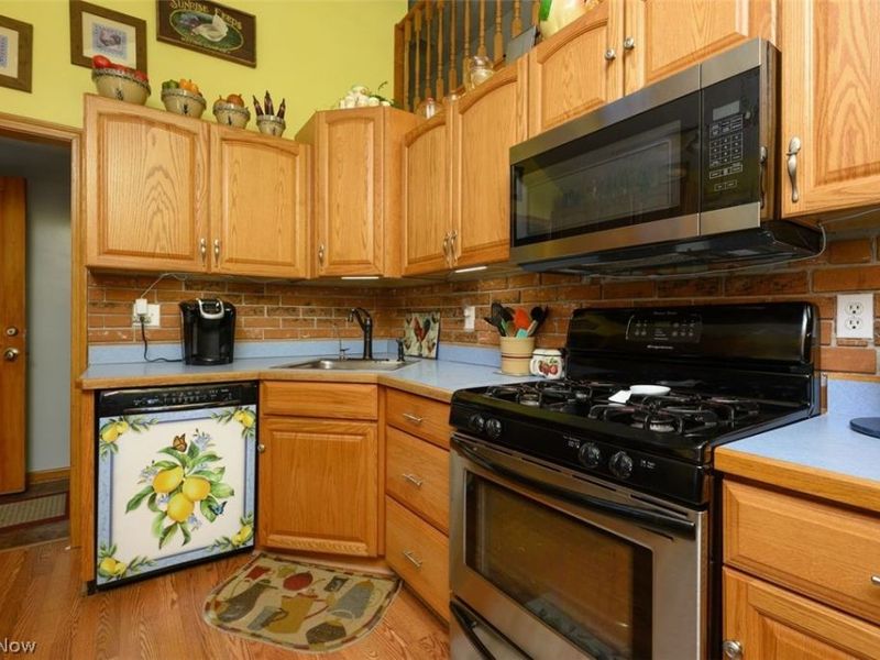 318 Wood Street N, East Canton, OH 44730 Photo 8