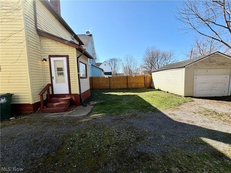 909 Clarendon Avenue SW, Canton, OH 44710 Photo 6