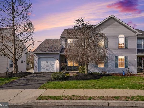 321 CHERRY STREET , PENNSBURG, PA 18073