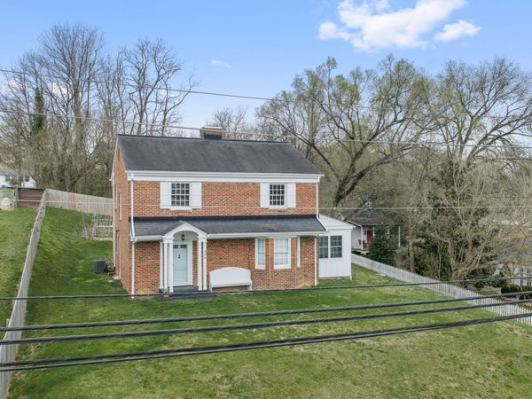 209 E Main ST, Fincastle, VA 24090