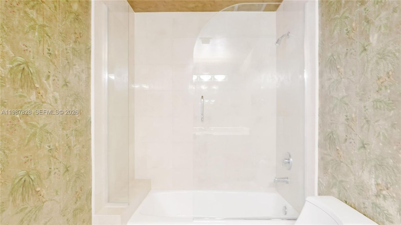 2100 N Ocean Blvd, Unit 20D, Fort Lauderdale, FL 33305 Photo