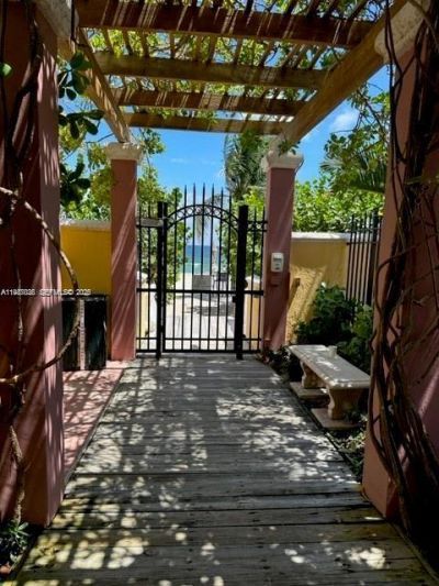2100 N Ocean Blvd, Unit 20D, Fort Lauderdale, FL 33305 Photo
