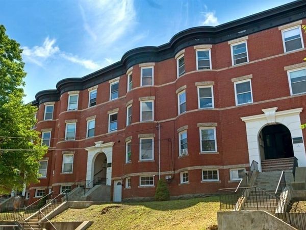 108 Winthrop Rd, Unit 2, Brookline, MA 02445