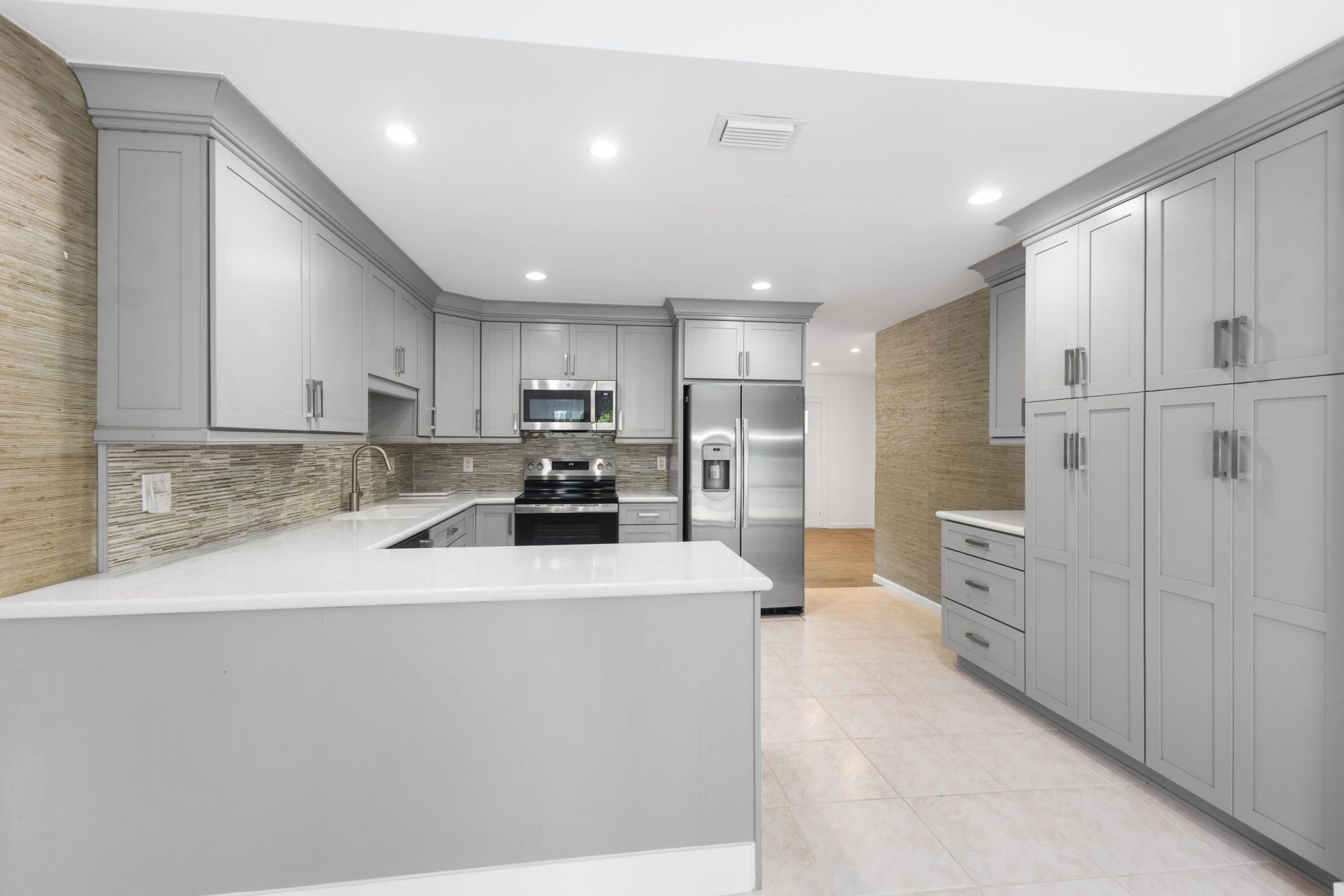 227 W Riverside Drive, Jupiter, FL 33469 Photo