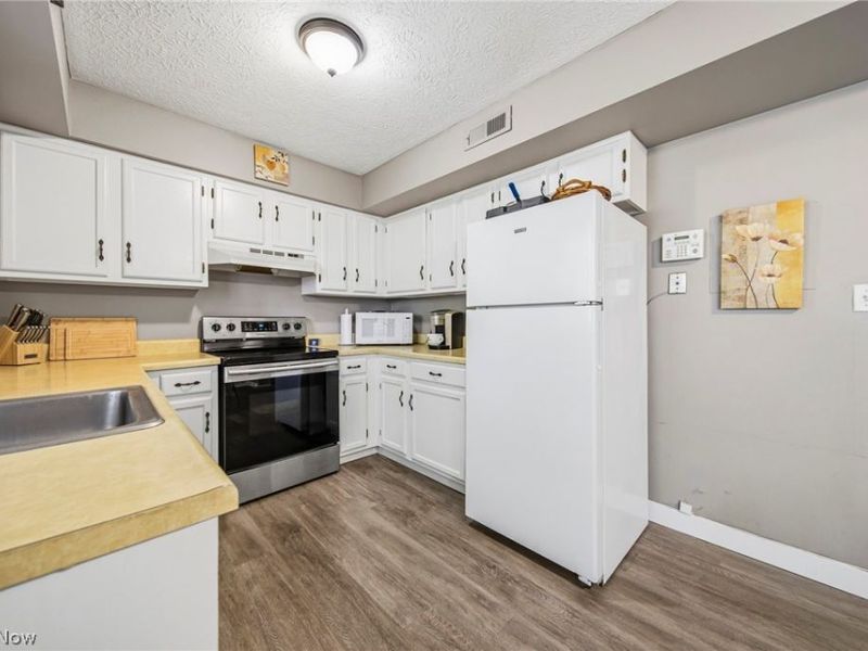 4449 Cushing Lane, Richmond Heights, OH 44143 Photo 4