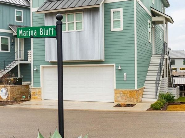 200 Marina Bluff, Kingsland, TX 78639