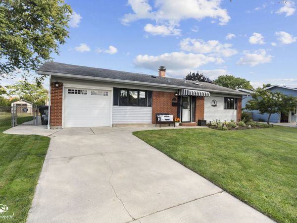 945 Morton Street , Hoffman Estates, IL 60169