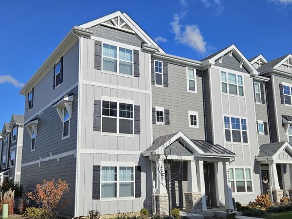 2227 Glacier Street , Mundelein, IL 60060