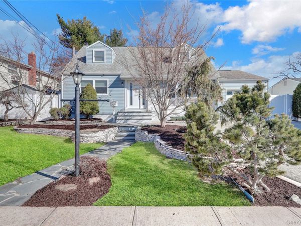 188 N Kentucky Avenue , Massapequa, NY 11758