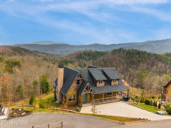 2832 Red Sky Drive, Sevierville, TN 37862