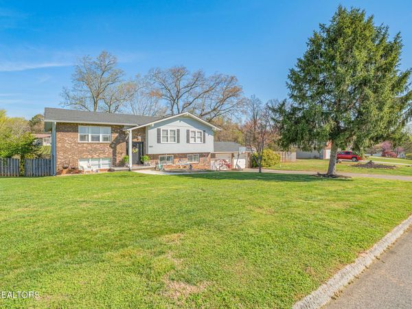 7301 Dunsten Drive, Knoxville, TN 37931