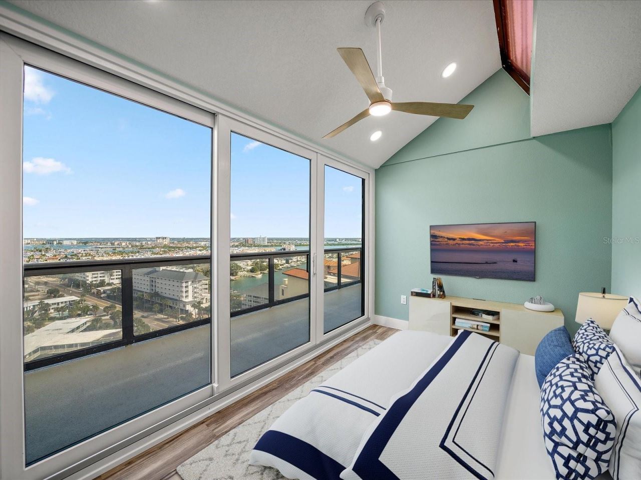 450 Gulfview Boulevard S, Unit 1708, Clearwater, FL 33767 Photo