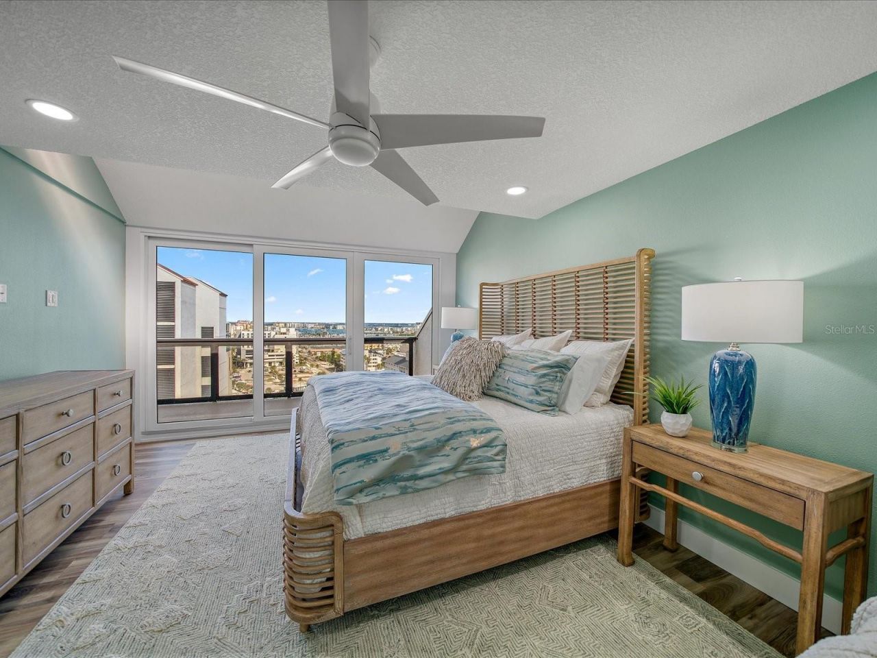 450 Gulfview Boulevard S, Unit 1708, Clearwater, FL 33767 Photo