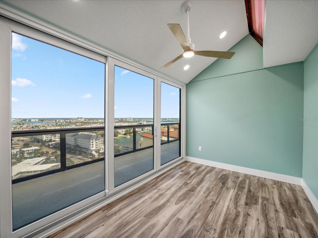 450 Gulfview Boulevard S, Unit 1708, Clearwater, FL 33767 Photo