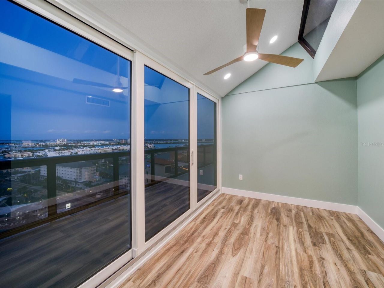 450 Gulfview Boulevard S, Unit 1708, Clearwater, FL 33767 Photo