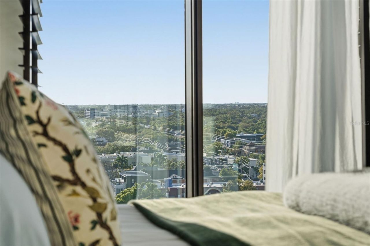 126 4th Avenue Ne, Unit 1401, Saint Petersburg, FL 33701 Photo