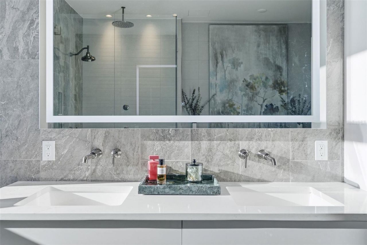 126 4th Avenue Ne, Unit 1401, Saint Petersburg, FL 33701 Photo