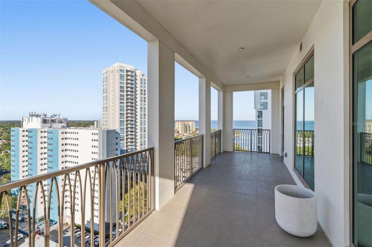 126 4th Avenue Ne, Unit 1401, Saint Petersburg, FL 33701 Photo