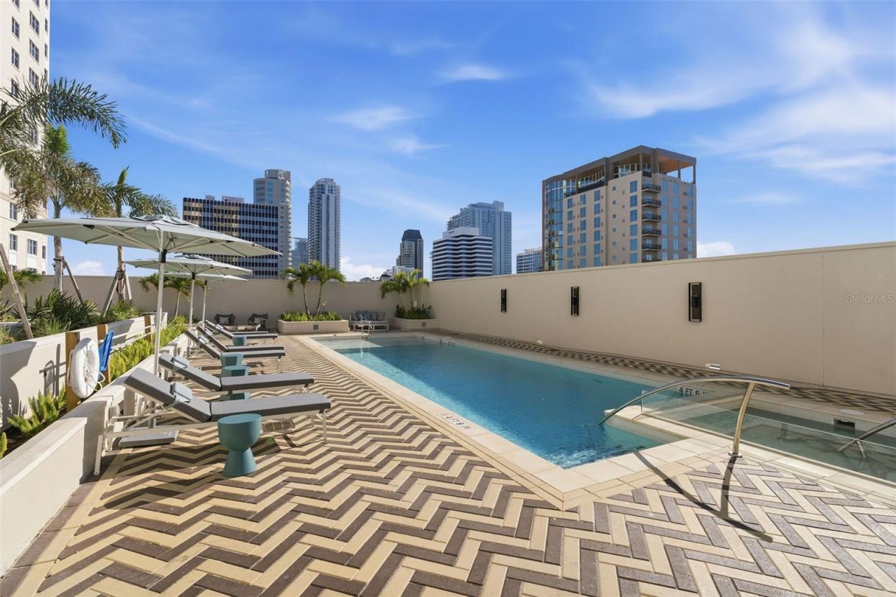 126 4th Avenue Ne, Unit 1401, Saint Petersburg, FL 33701 Photo