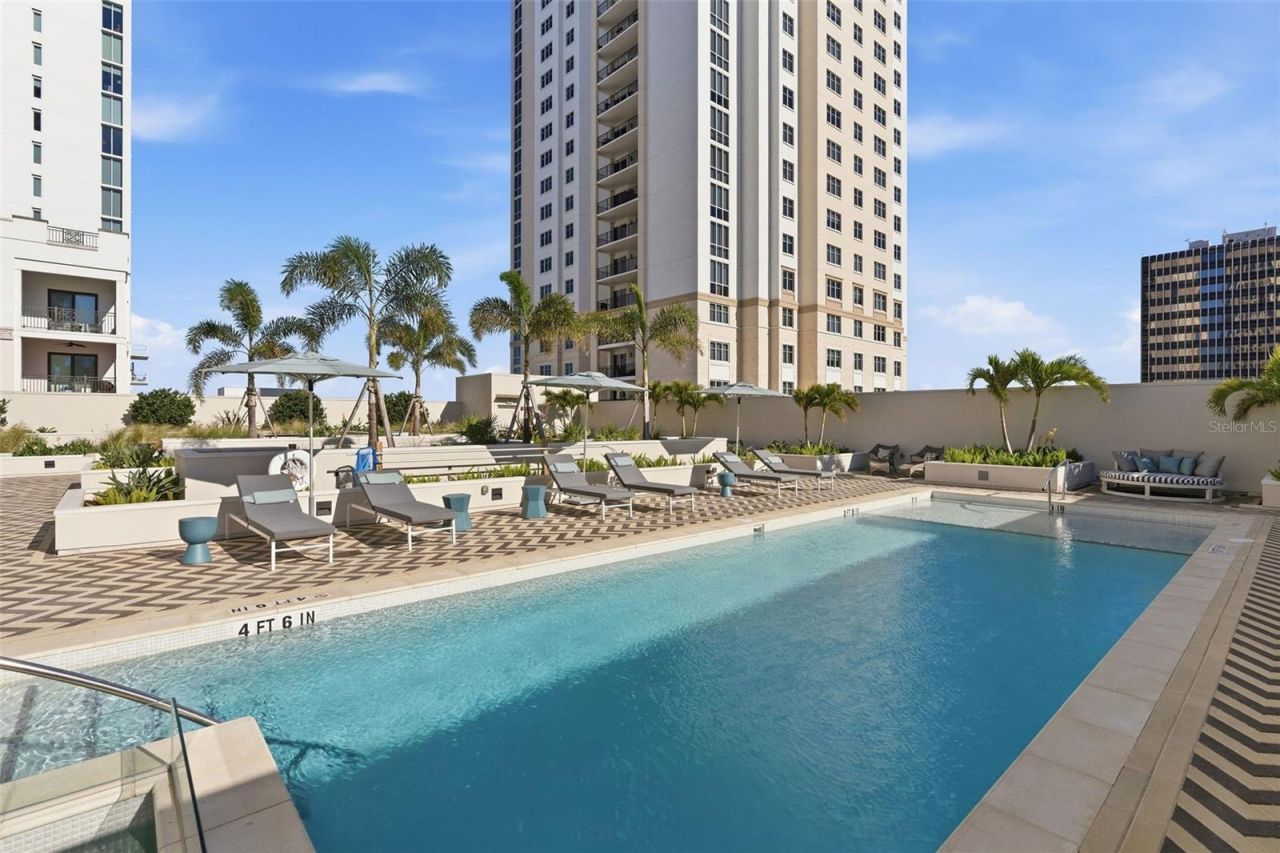 126 4th Avenue Ne, Unit 1401, Saint Petersburg, FL 33701 Photo