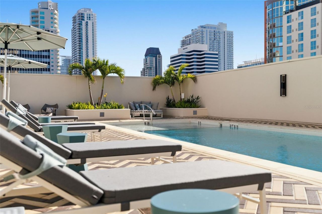 126 4th Avenue Ne, Unit 1401, Saint Petersburg, FL 33701 Photo