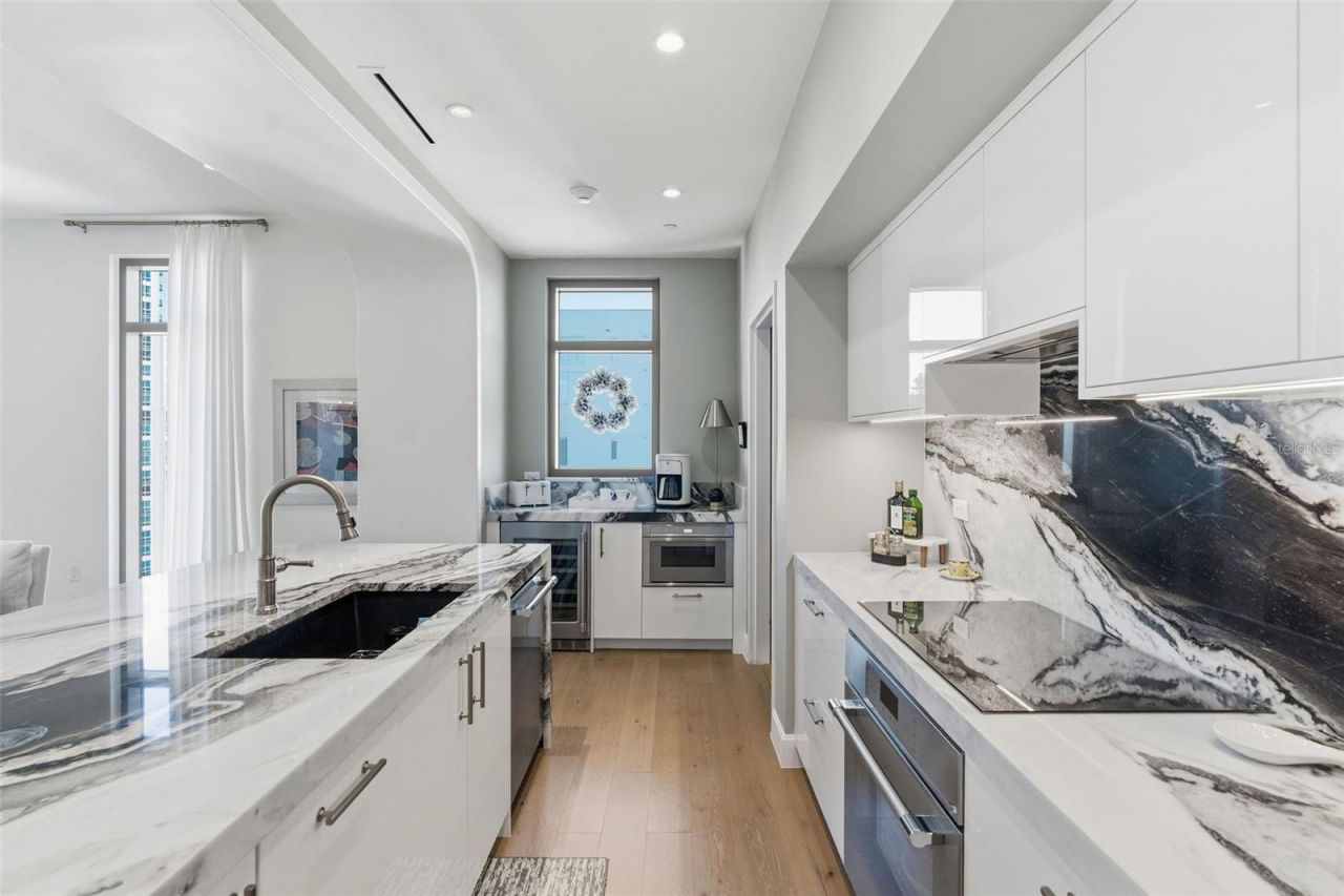 126 4th Avenue Ne, Unit 1401, Saint Petersburg, FL 33701 Photo