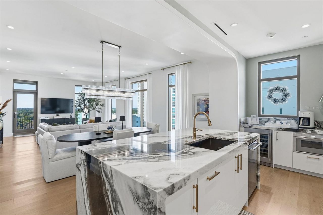 126 4th Avenue Ne, Unit 1401, Saint Petersburg, FL 33701 Photo