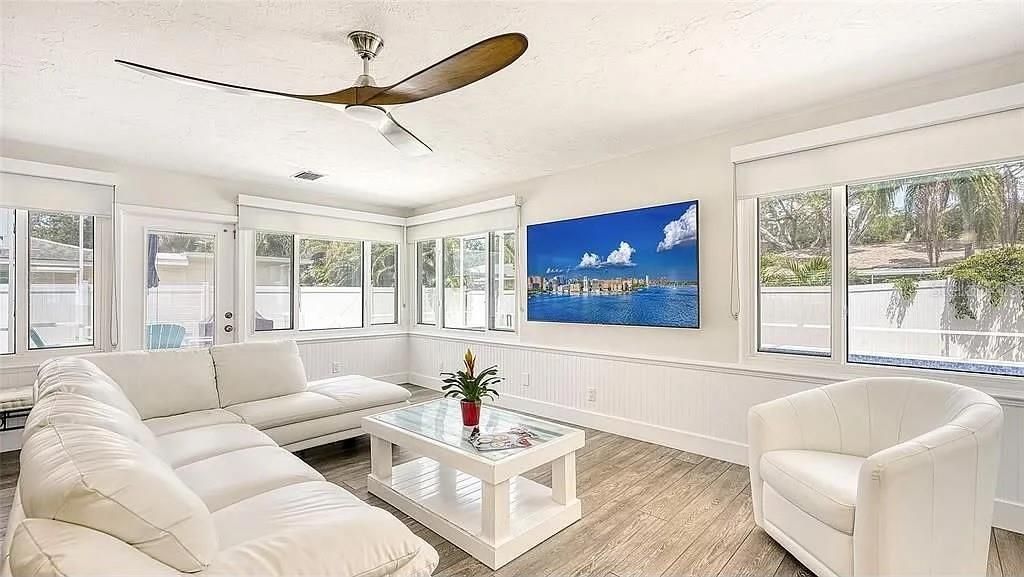 1857 Tulip Drive, Sarasota, FL 34239 Photo