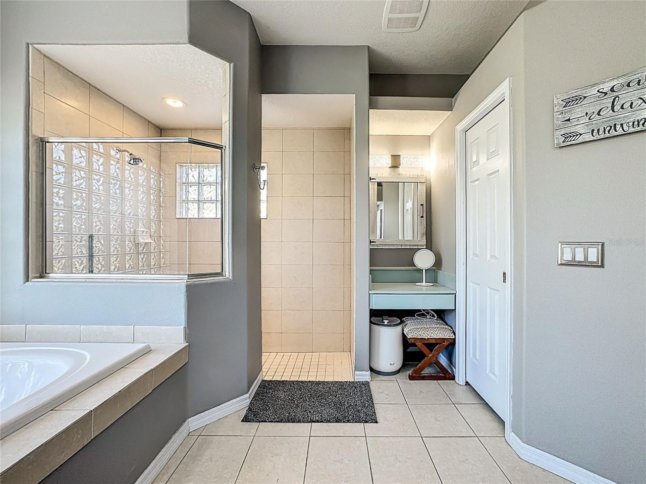 18002 Howling Wolf Run, Parrish, FL 34219 Photo