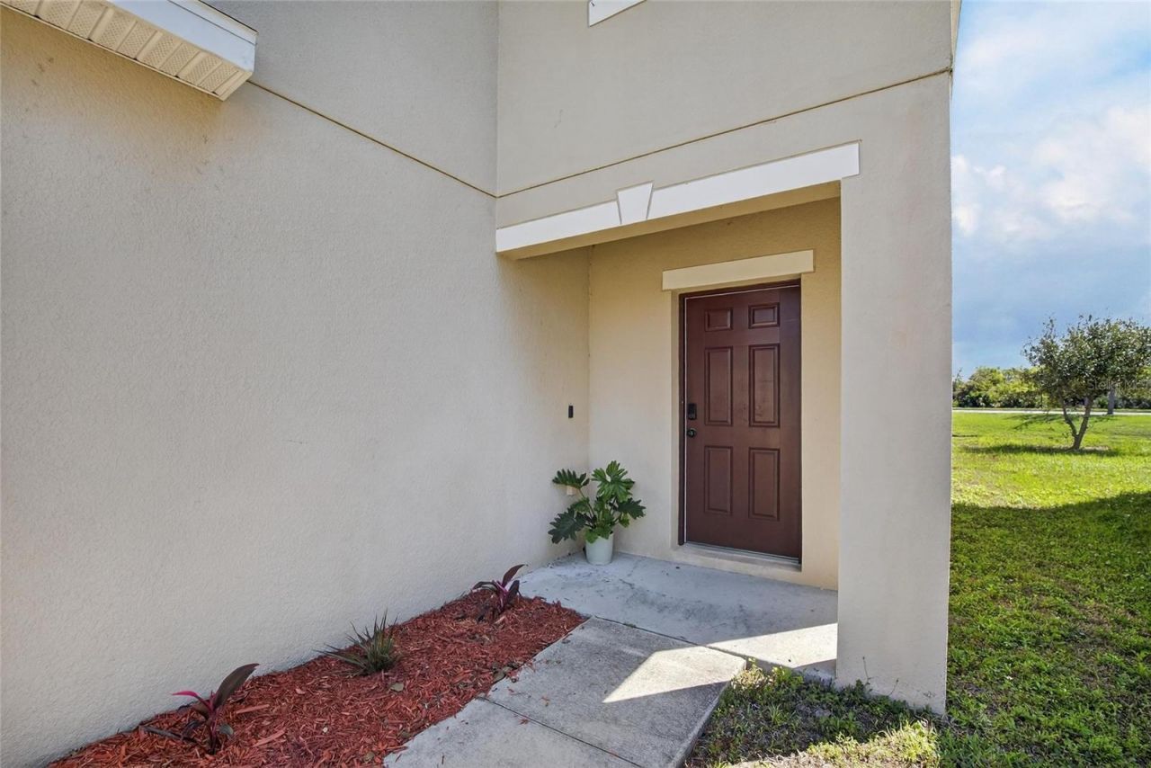 11932 Grand Kempston Drive, Gibsonton, FL 33534 Photo