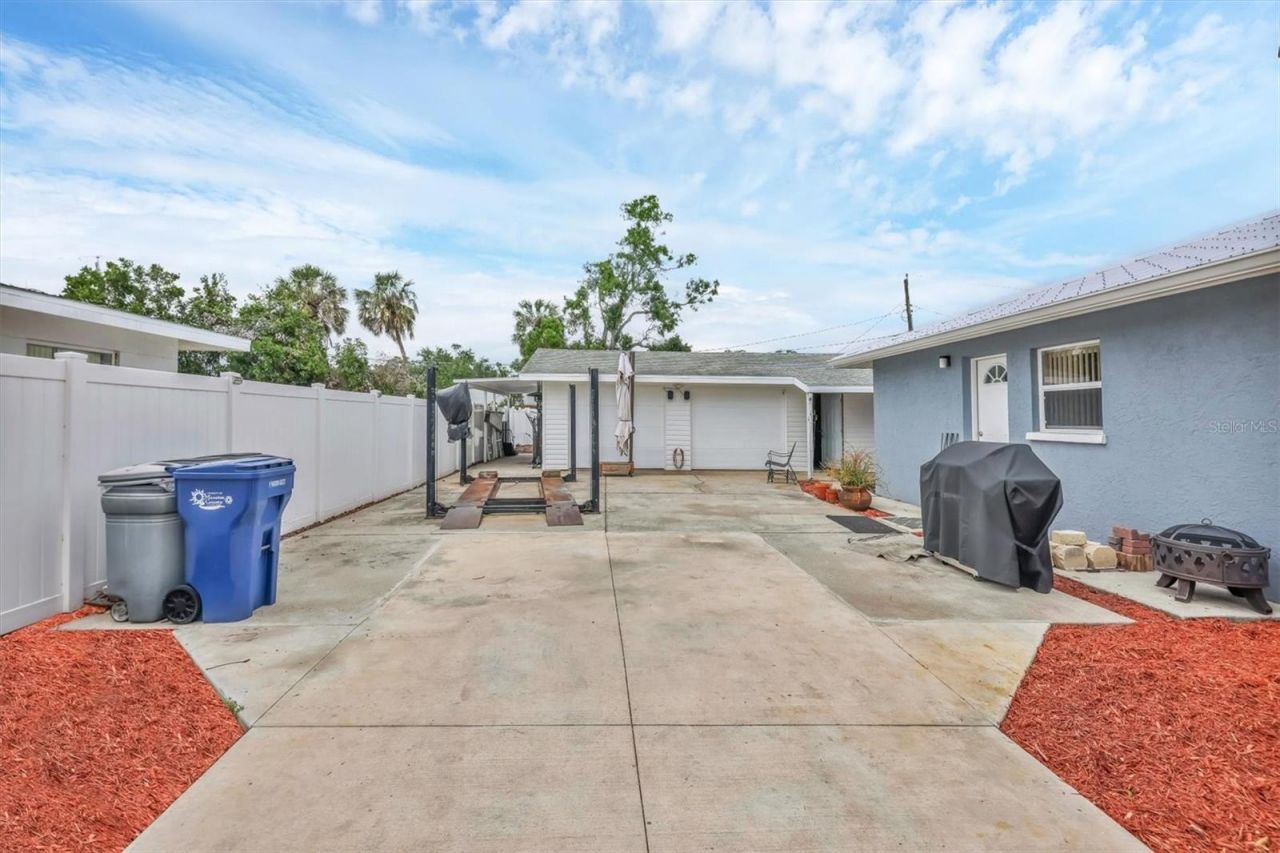 2715 52nd Avenue Terrace W, Bradenton, FL 34207 Photo