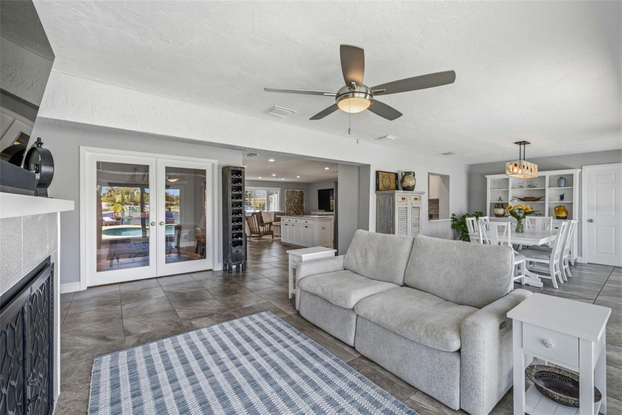 4310 40th Street S, Saint Petersburg, FL 33711 Photo