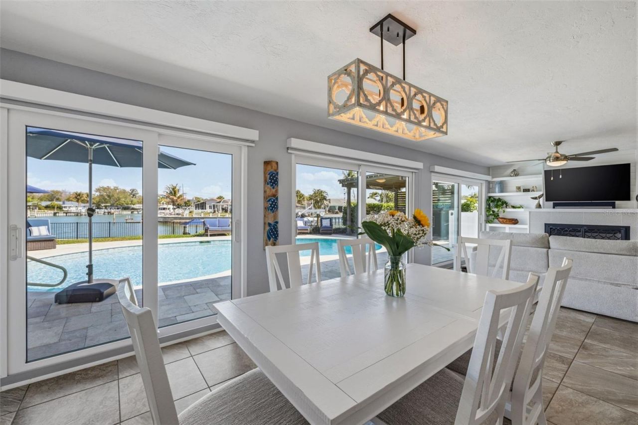 4310 40th Street S, Saint Petersburg, FL 33711 Photo