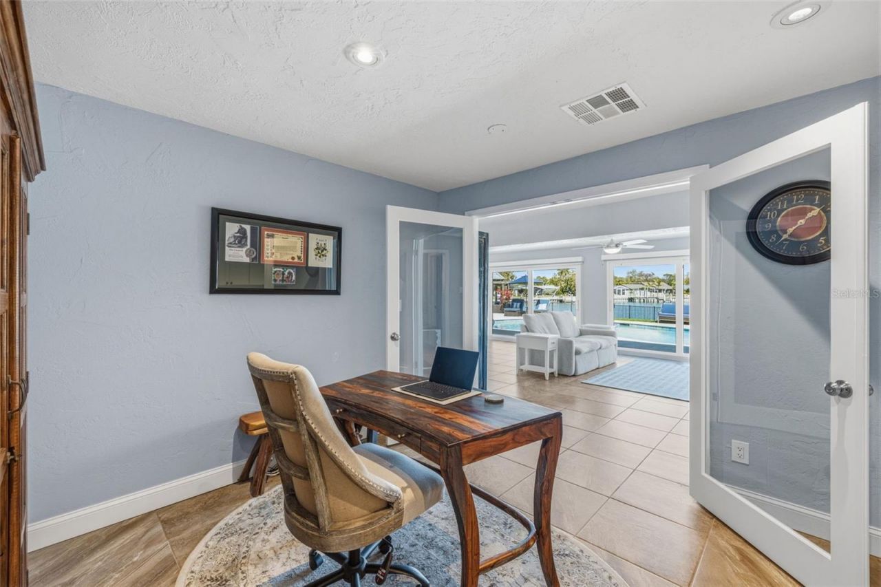 4310 40th Street S, Saint Petersburg, FL 33711 Photo