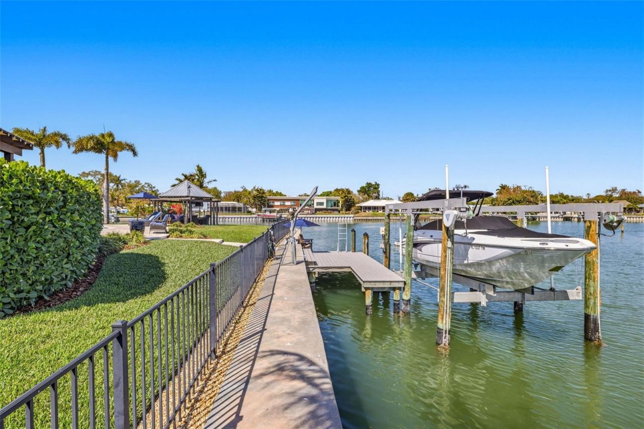 4310 40th Street S, Saint Petersburg, FL 33711 Photo