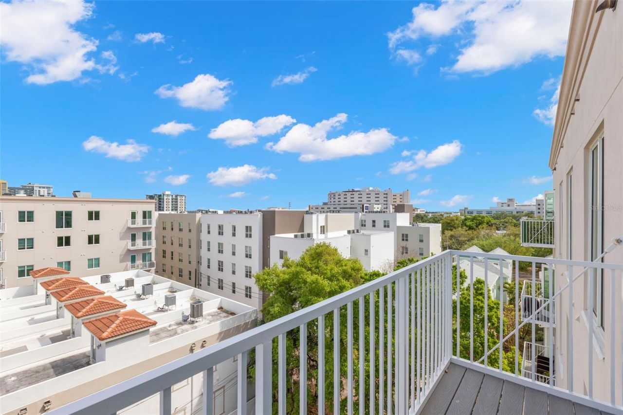 644 3rd Avenue S, Unit 507, Saint Petersburg, FL 33701 Photo