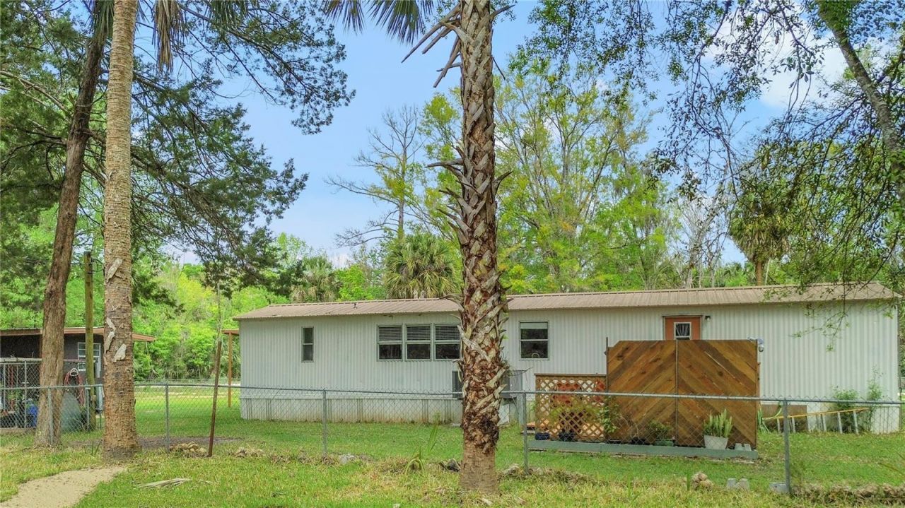 3650 SE 176th Place, Inglis, FL 34449 Photo