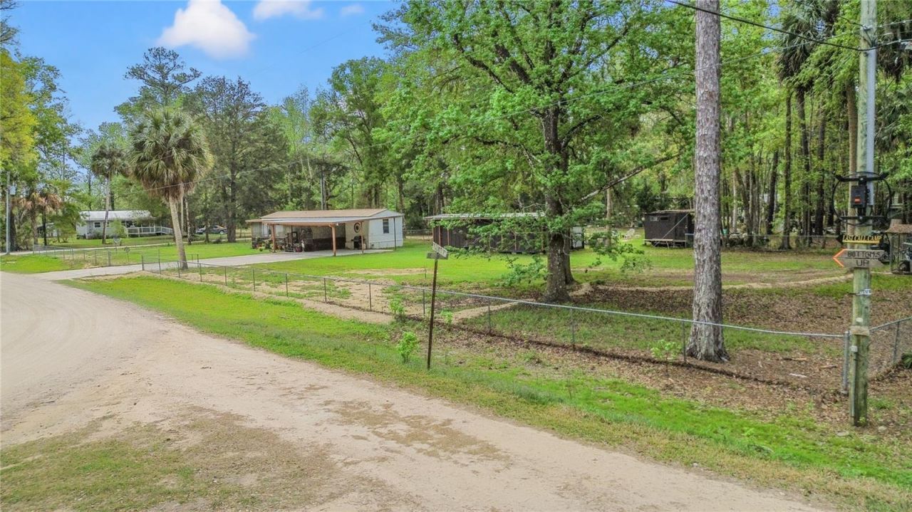 3650 SE 176th Place, Inglis, FL 34449 Photo