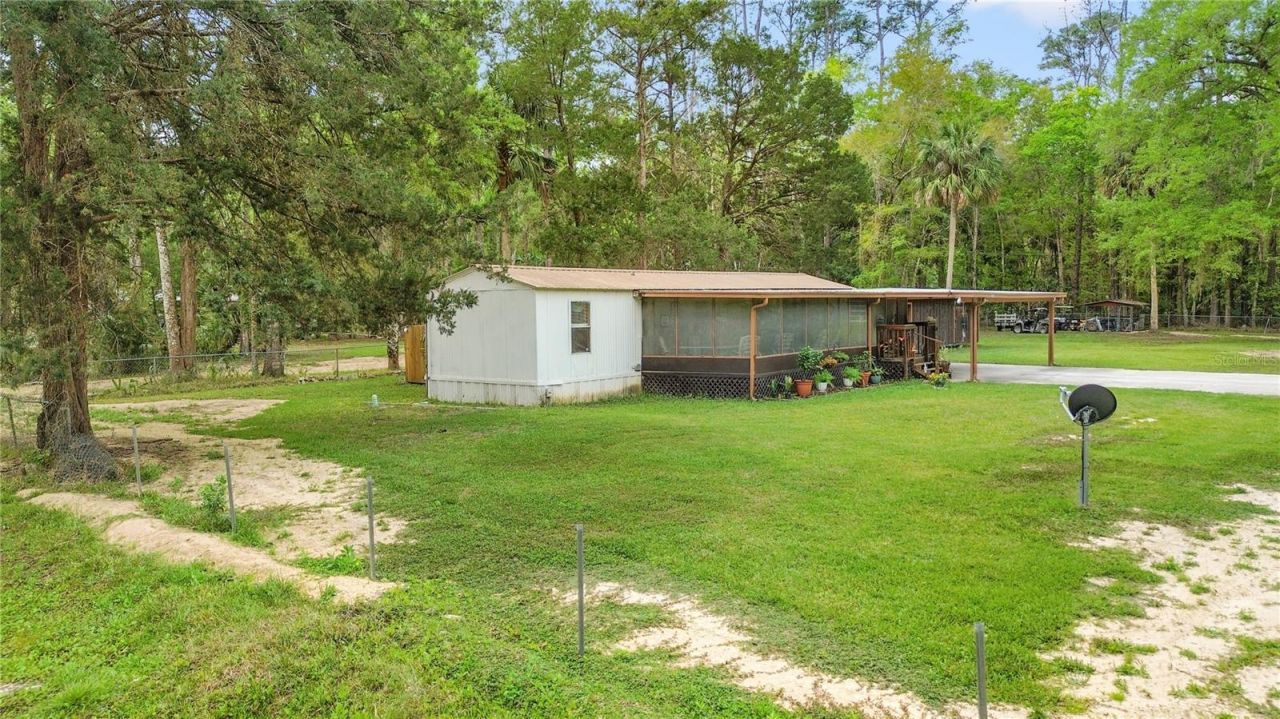 3650 SE 176th Place, Inglis, FL 34449 Photo