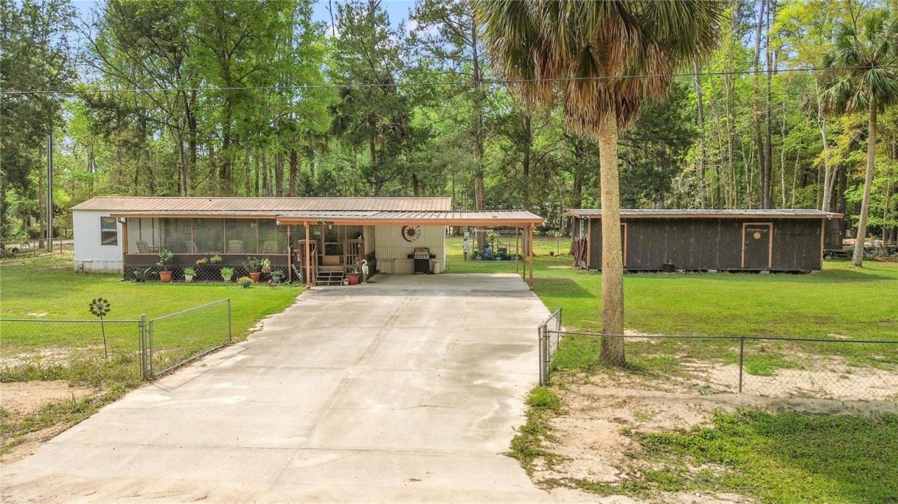 3650 SE 176th Place, Inglis, FL 34449 Photo