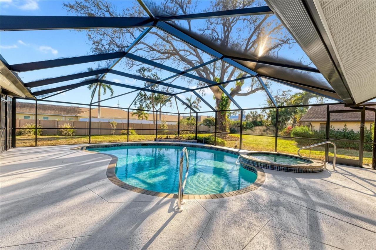 5328 Dominica Circle, Sarasota, FL 34233 Photo