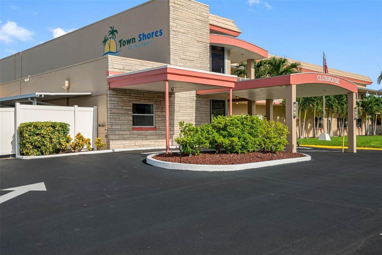 5960 30th Avenue S, Unit 312, Gulfport, FL 33707 Photo