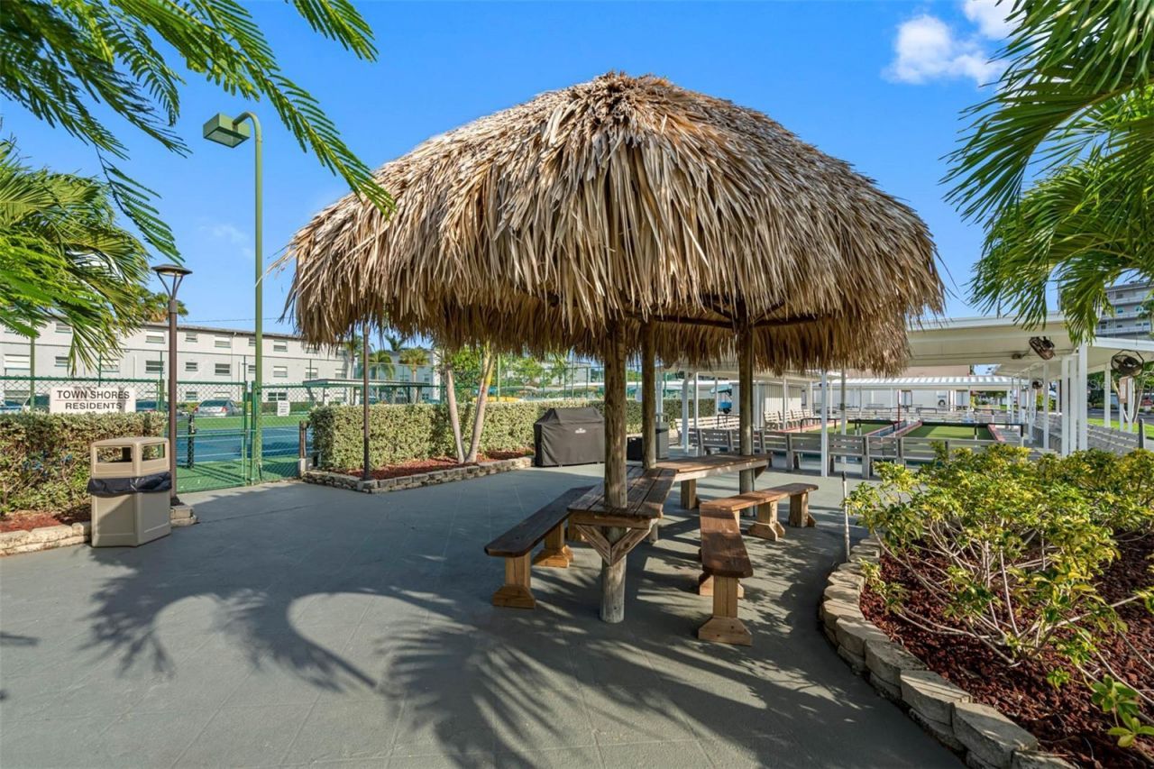 5960 30th Avenue S, Unit 312, Gulfport, FL 33707 Photo