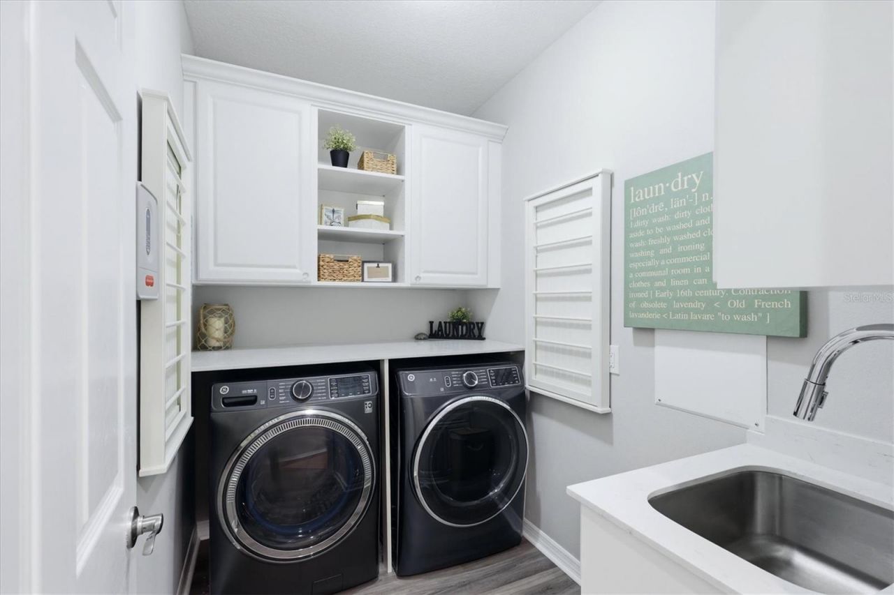 5427 Napa Drive , Sarasota, FL 34243 Photo